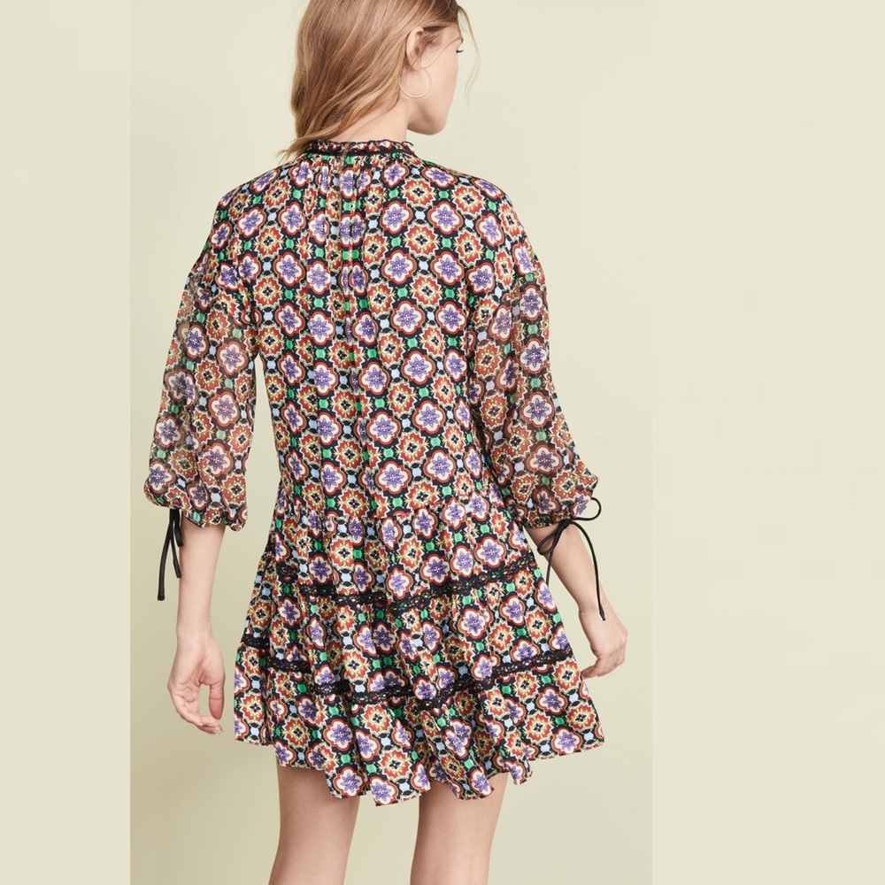 Alice + Olivia Arnette Palace Tile Tiered Tunic Mini Dress Size Medium - Picture 2 of 8